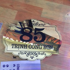 biển số nhà in UV trên Inox vàng gương với độ thẩm mỹ cực cao