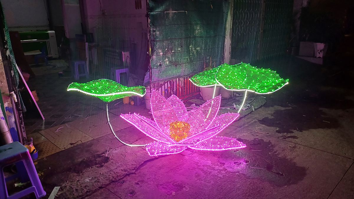 Đèn đường đèn hoa văn, tiểu cảnh dù trang trí