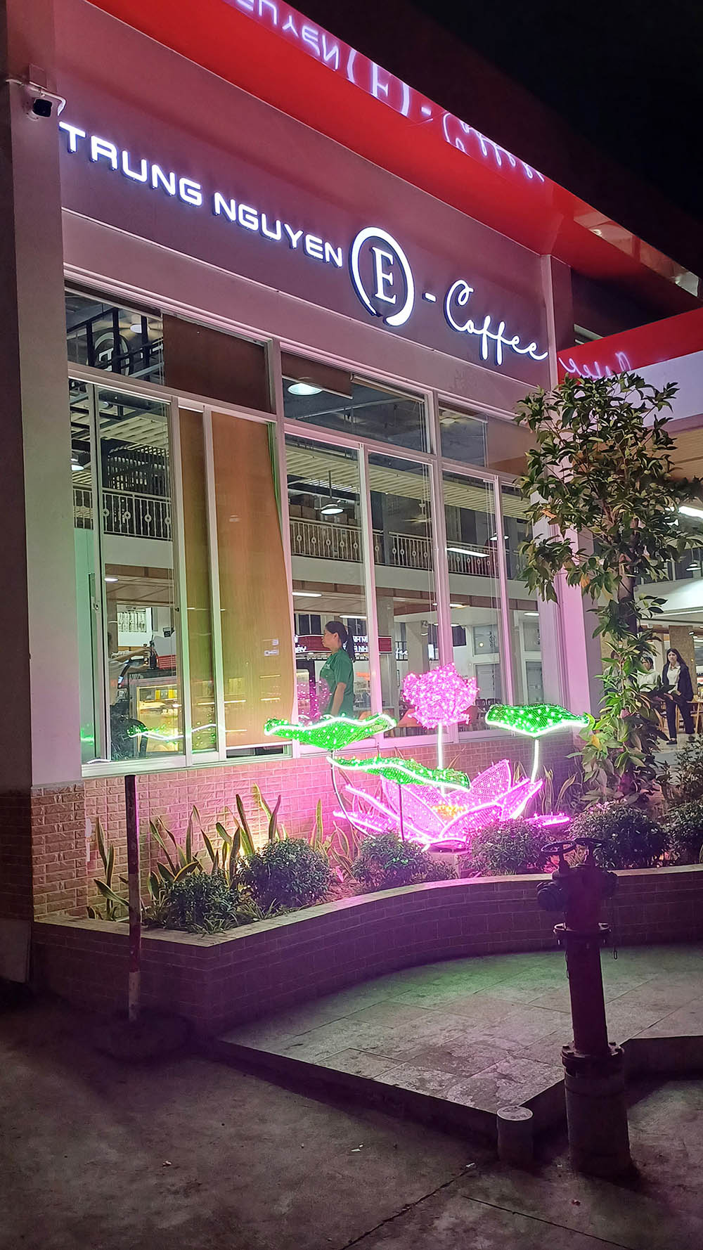 Đèn đường đèn hoa văn, tiểu cảnh dù trang trí